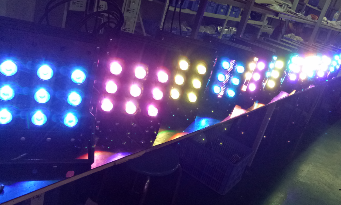 आरजीबीडब्ल्यू बाढ़ रोशनी RGBW flood lights