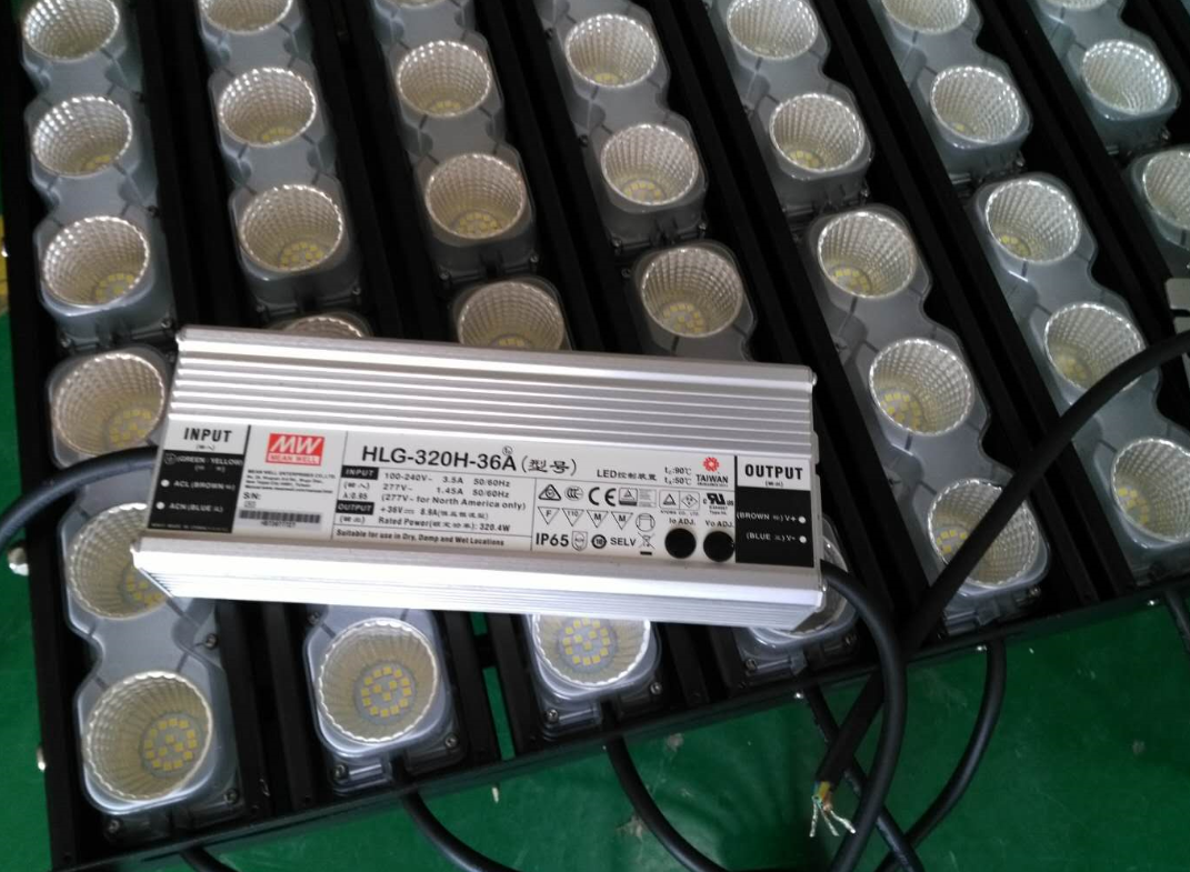 meanwell के साथ 800W फ्लड लाइट का नेतृत्व किया led 800W Flood light with meanwell